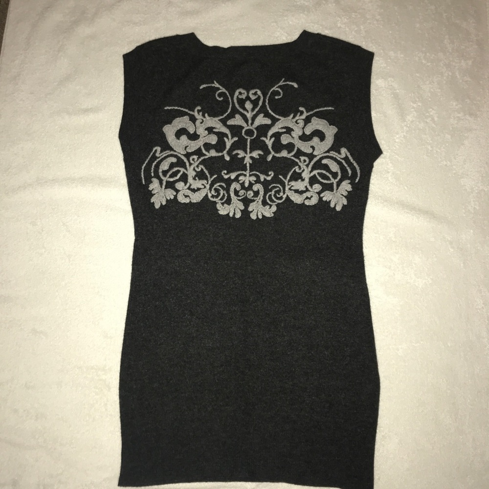 Cashmere sweater vest